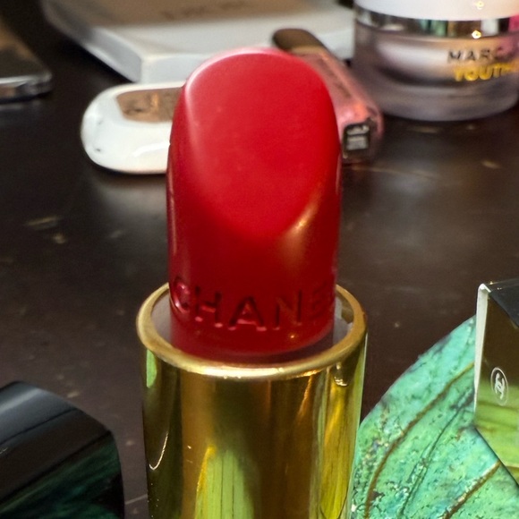 CHANEL Rouge Allure Lipstick in Pirate - Picture 14 of 14